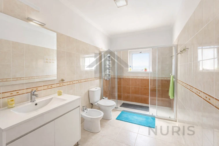 Moradia T5 para Venda em Estômbar e Parchal Foto 14