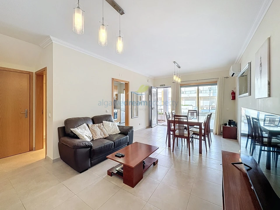 Moradia T2 para Venda em Ferreiras Foto 4