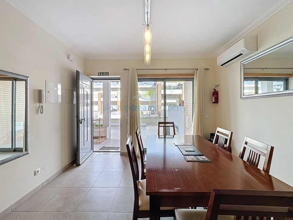 Moradia T2 para Venda em Ferreiras Foto 5