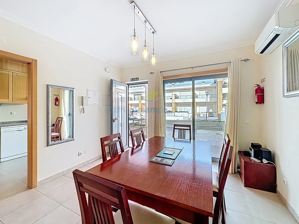 Moradia T2 para Venda em Ferreiras Foto 6