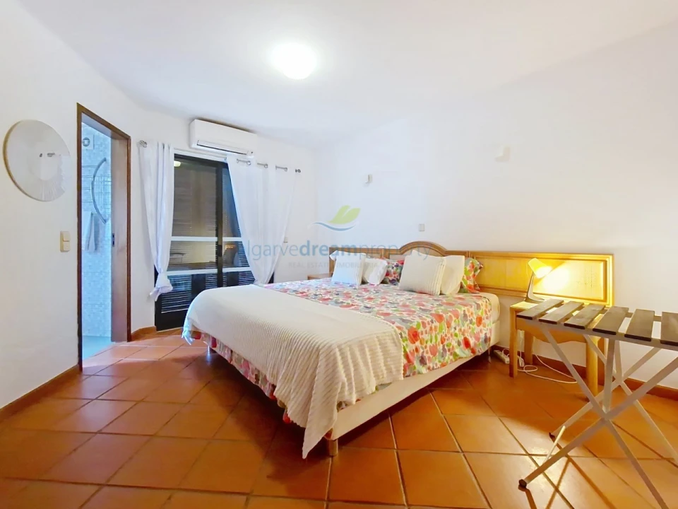 Apartamento T2 para Venda em Albufeira e Olhos de Água Foto 27