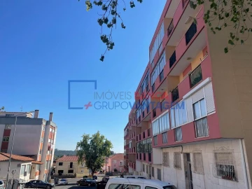 Apartamento T1 para Venda em Queluz e Belas