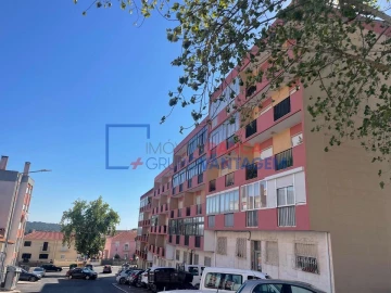 Apartamento T1 para Venda em Queluz e Belas