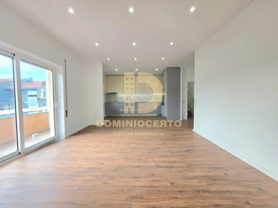 Apartamento T3 para Venda em Aguas Santas Foto 1
