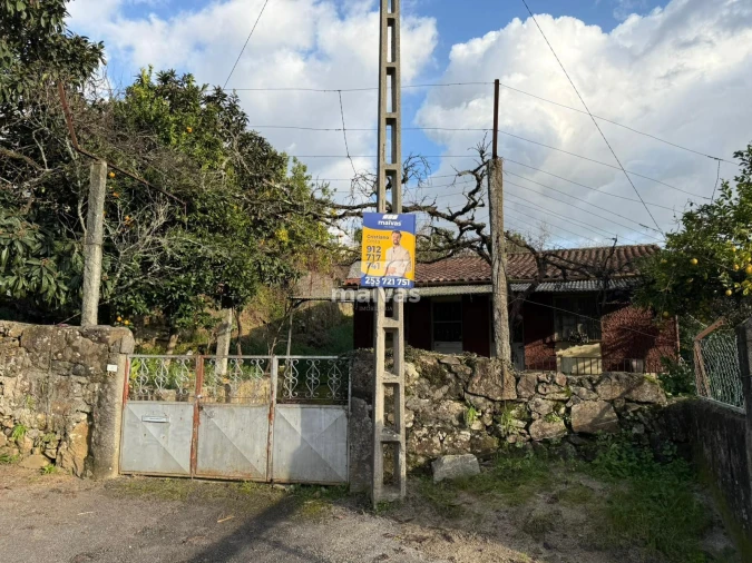 Moradia T3 para Venda em Moure Foto 1