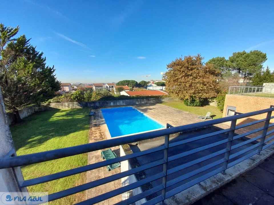 Moradia T4 para Venda em Milheiros Foto 14