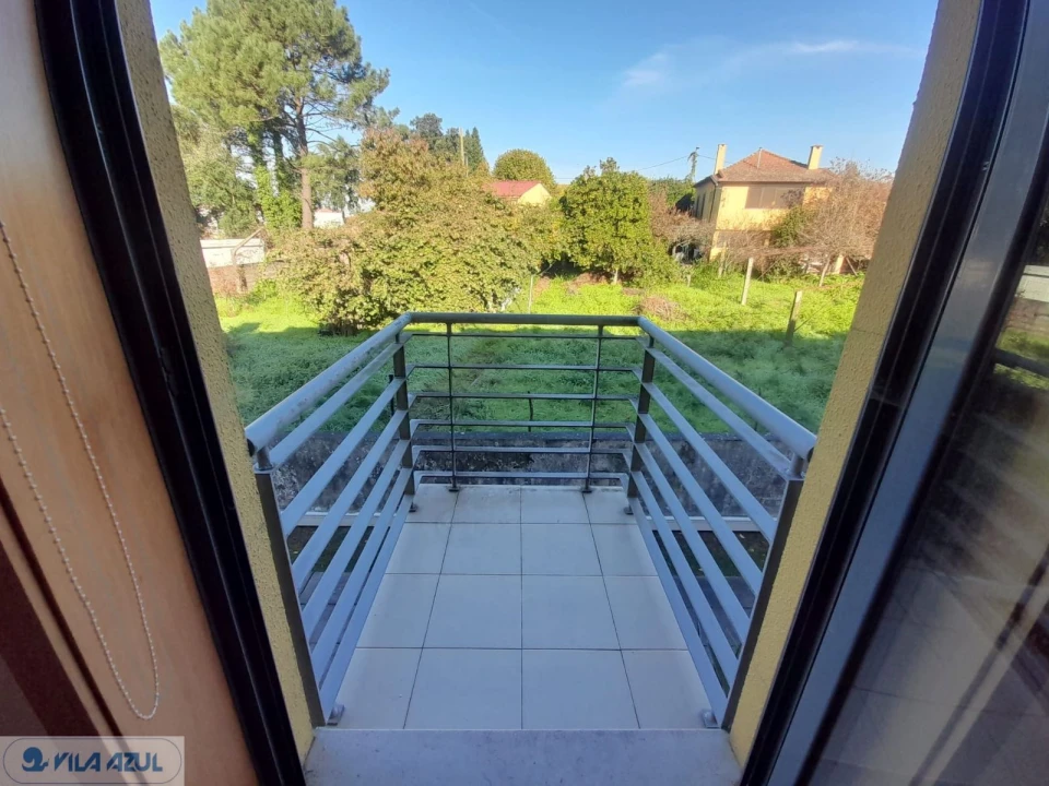 Moradia T4 para Venda em Milheiros Foto 8