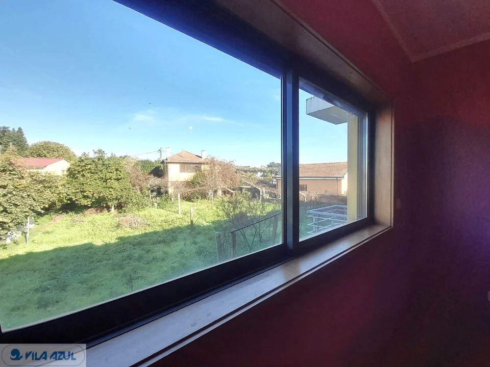 Moradia T4 para Venda em Milheiros Foto 10