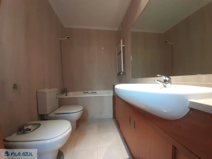 Moradia T4 para Venda em Milheiros Foto 13