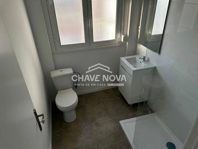 Apartamento T4 para Arrendamento em Campo de Ourique Foto 7