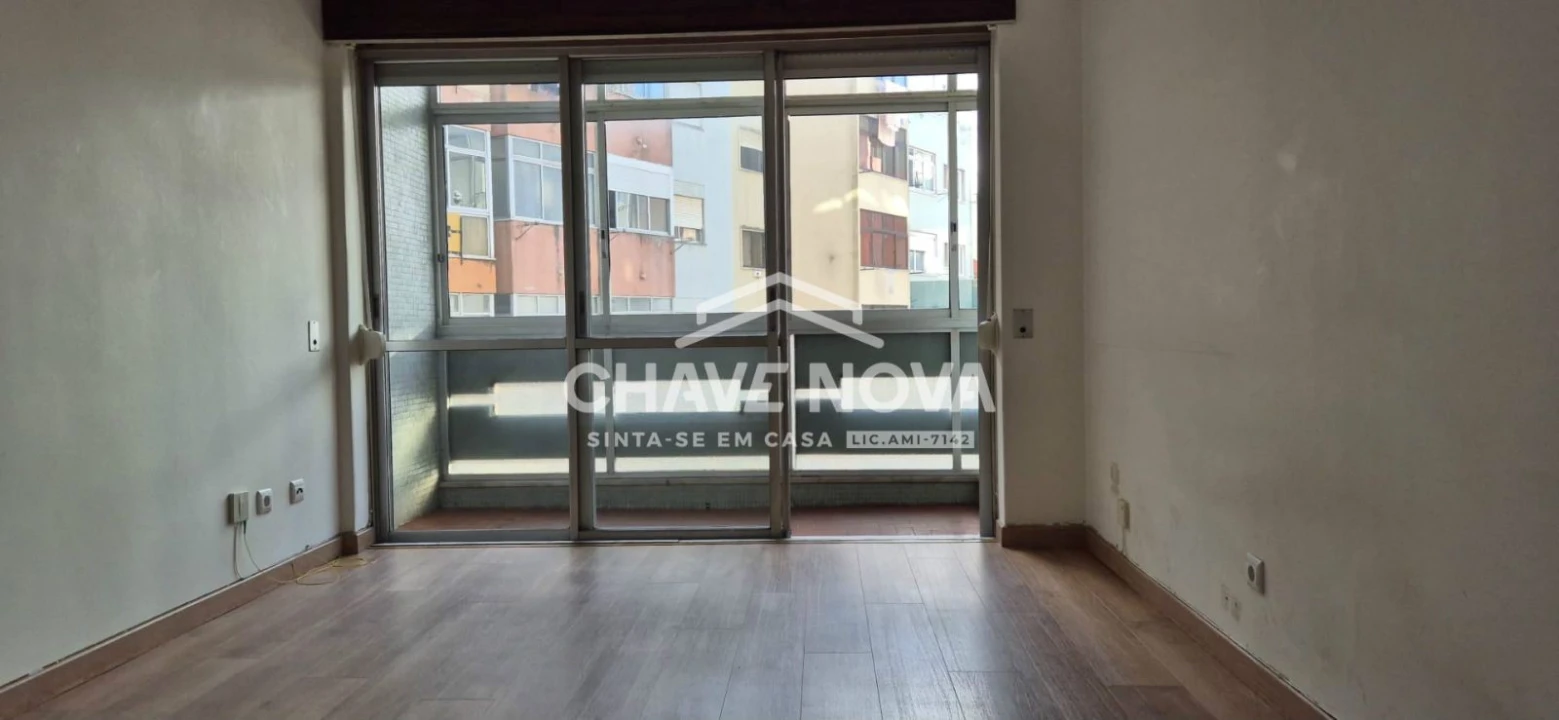 Apartamento T1 para Arrendamento em Avenidas Novas Foto 2