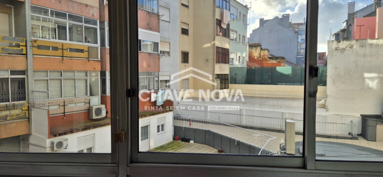 Apartamento T1 para Arrendamento em Avenidas Novas Foto 3