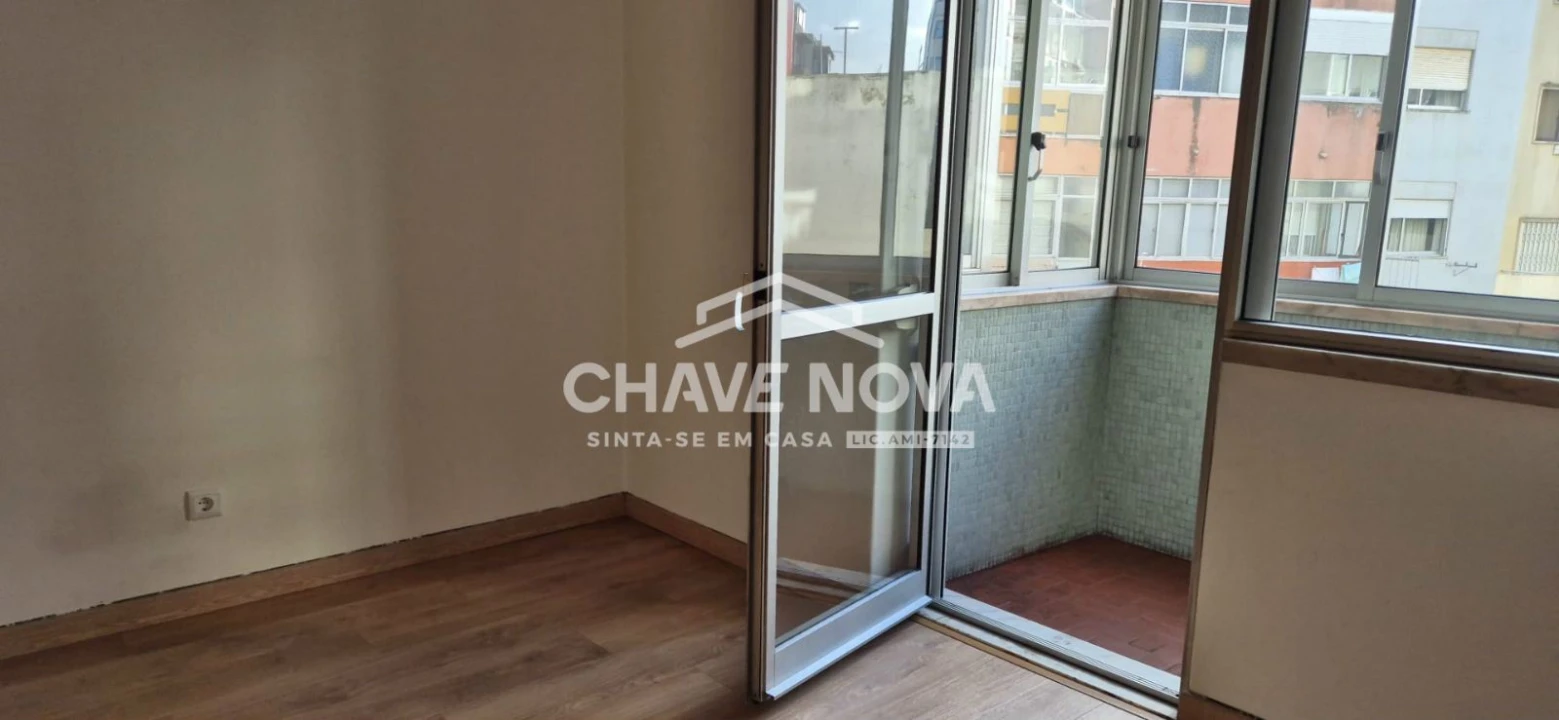 Apartamento T1 para Arrendamento em Avenidas Novas Foto 13