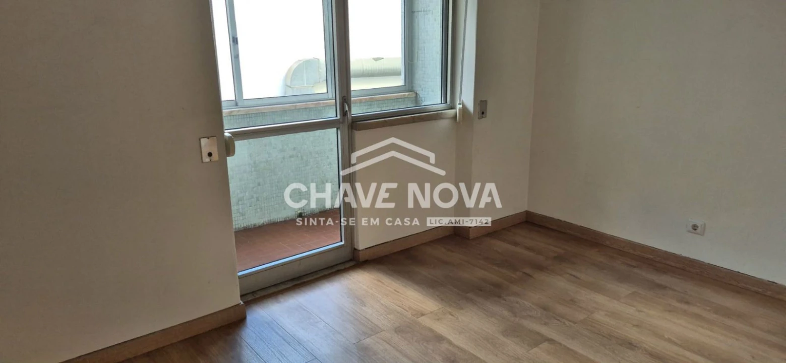 Apartamento T1 para Arrendamento em Avenidas Novas Foto 22