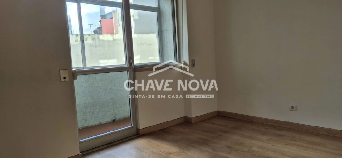 Apartamento T1 para Arrendamento em Avenidas Novas Foto 10