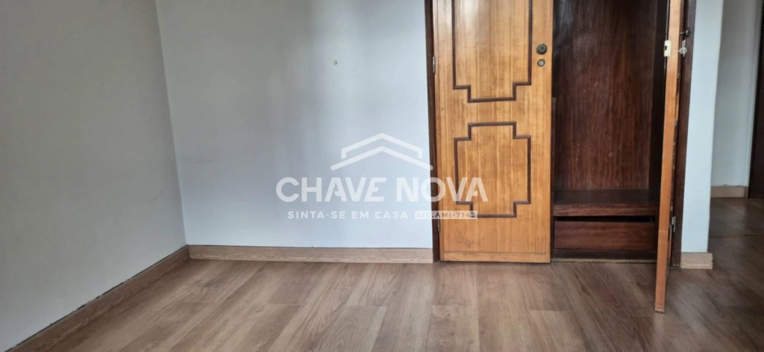 Apartamento T1 para Arrendamento em Avenidas Novas Foto 11