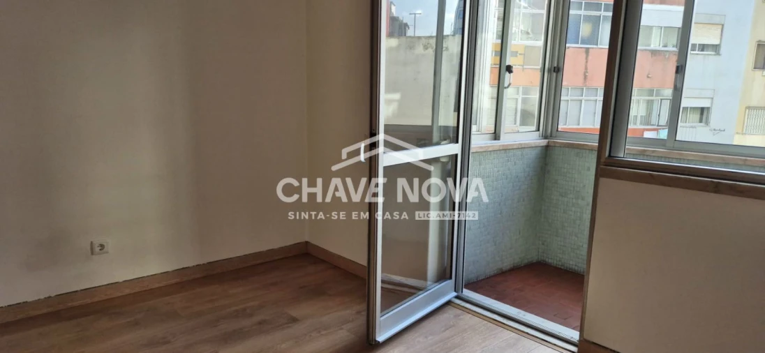 Apartamento T1 para Arrendamento em Avenidas Novas Foto 13