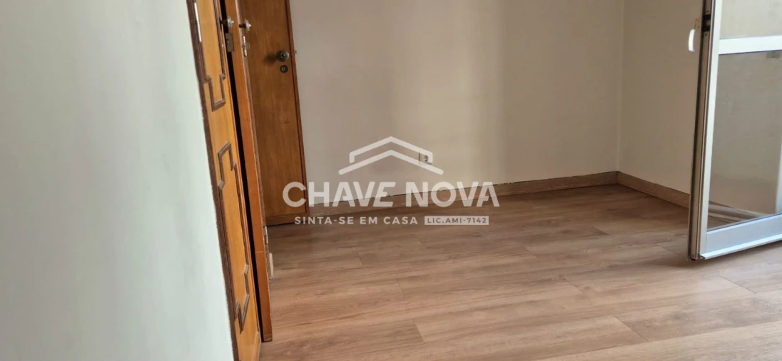 Apartamento T1 para Arrendamento em Avenidas Novas Foto 15