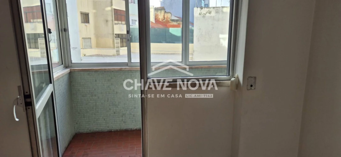 Apartamento T1 para Arrendamento em Avenidas Novas Foto 21