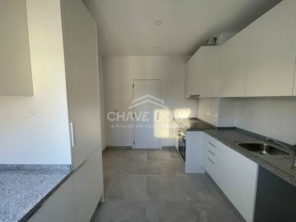 Apartamento T1 para Arrendamento em Campo de Ourique Foto 11