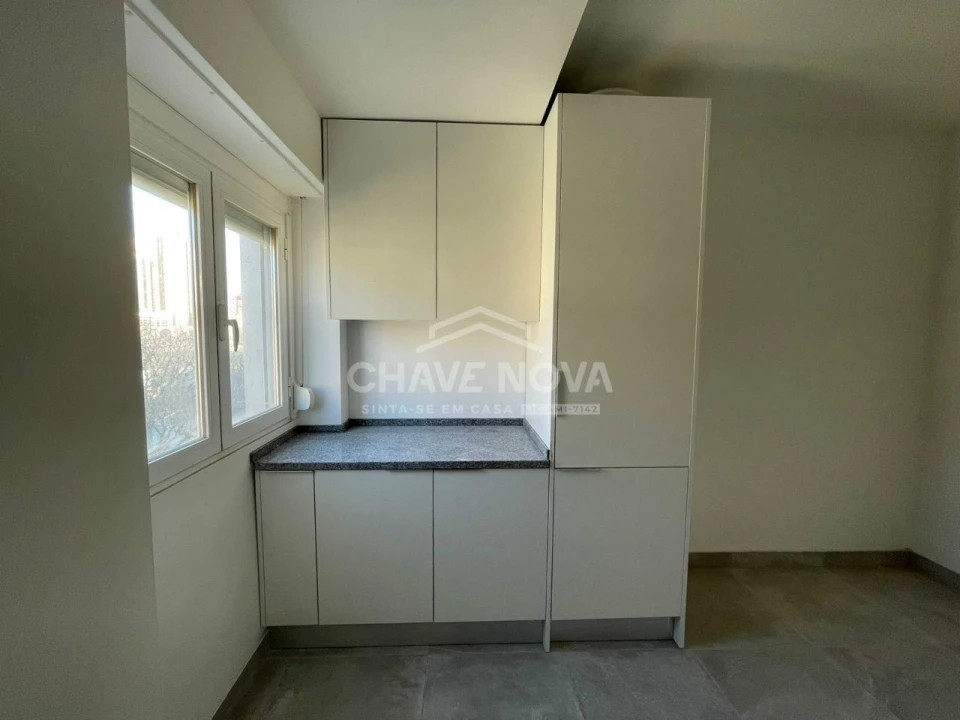 Apartamento T1 para Arrendamento em Campo de Ourique Foto 12