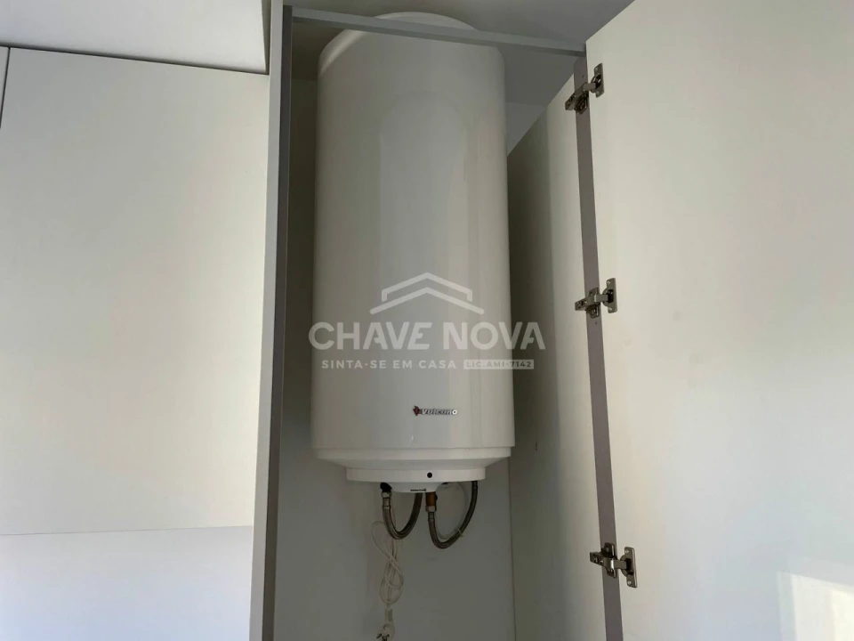 Apartamento T1 para Arrendamento em Campo de Ourique Foto 14