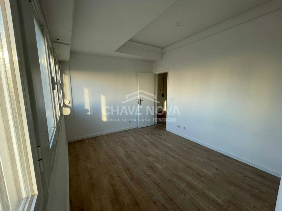 Apartamento T1 para Arrendamento em Campo de Ourique Foto 16