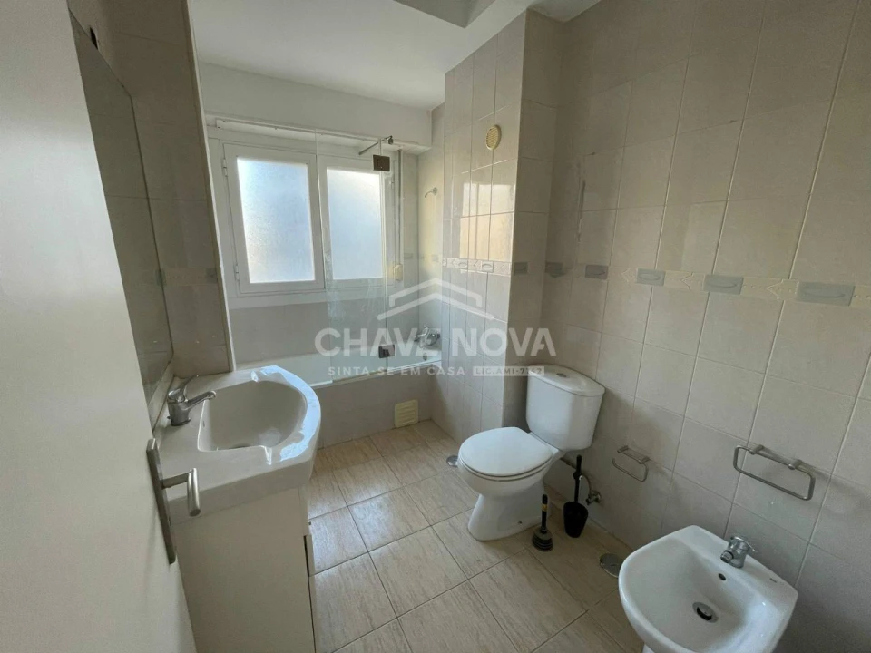 Apartamento T1 para Arrendamento em Campo de Ourique Foto 18