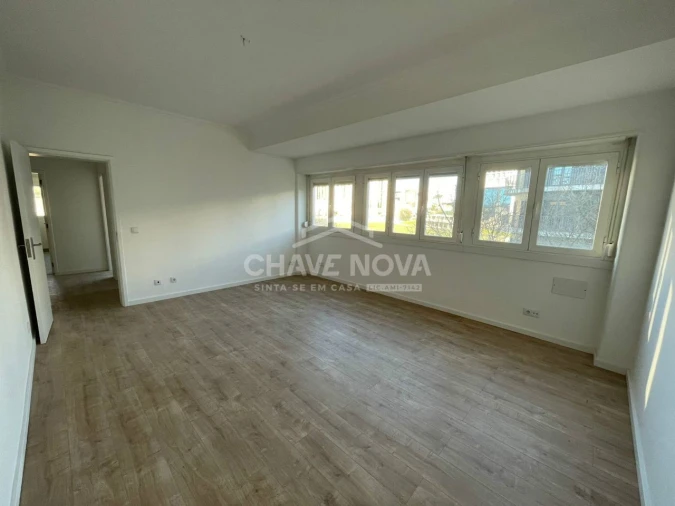 Apartamento T1 para Arrendamento em Campo de Ourique