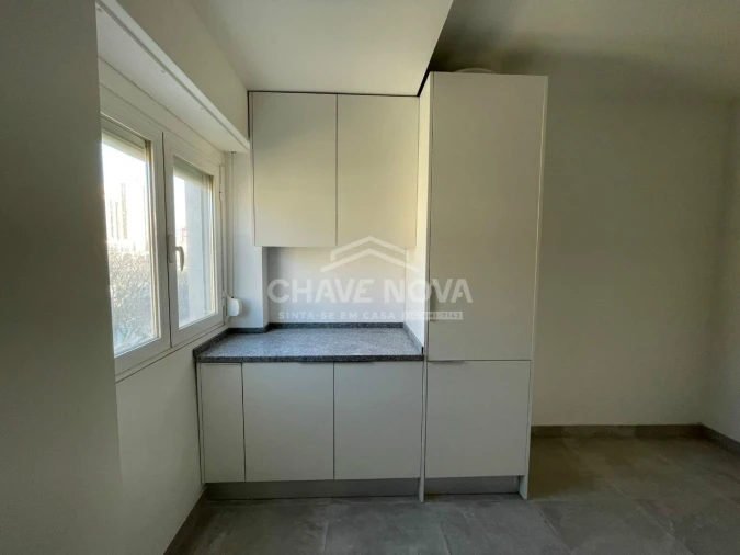 Apartamento T1 para Arrendamento em Campo de Ourique Foto 12