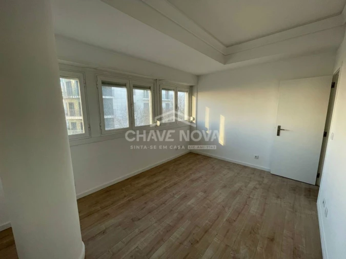 Apartamento T1 para Arrendamento em Campo de Ourique Foto 15