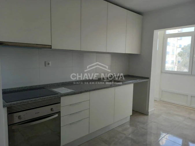 Apartamento T3 para Arrendamento em União das Freguesias de Setúbal Foto 12