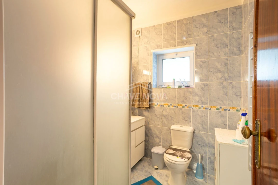 Moradia T4 para Venda em Alquerubim Foto 13