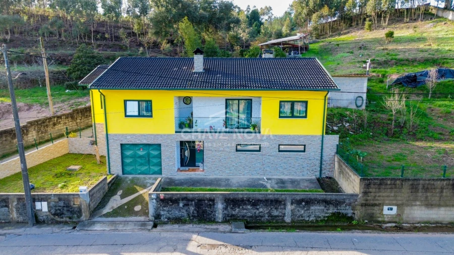 Moradia T4 para Venda em Alquerubim Foto 1