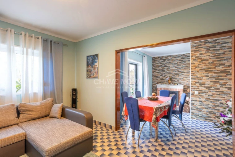 Moradia T4 para Venda em Alquerubim Foto 8