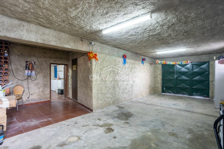 Moradia T4 para Venda em Alquerubim Foto 17