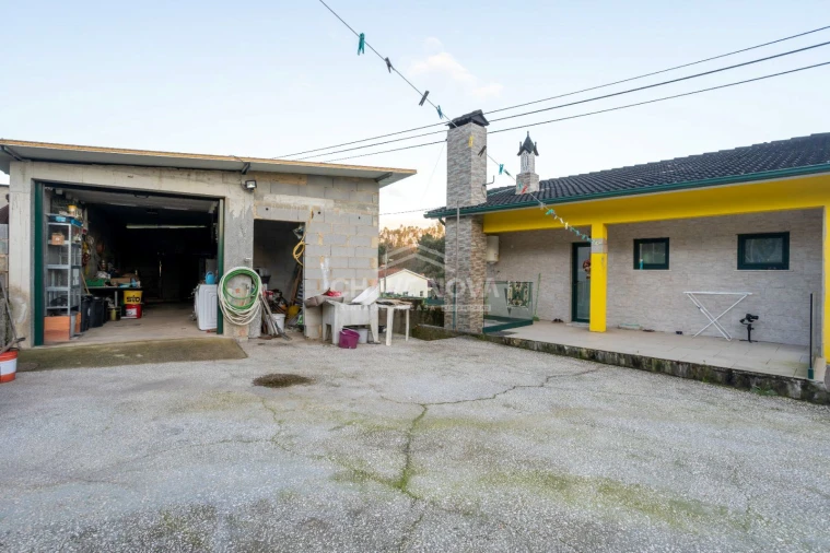 Moradia T4 para Venda em Alquerubim Foto 21