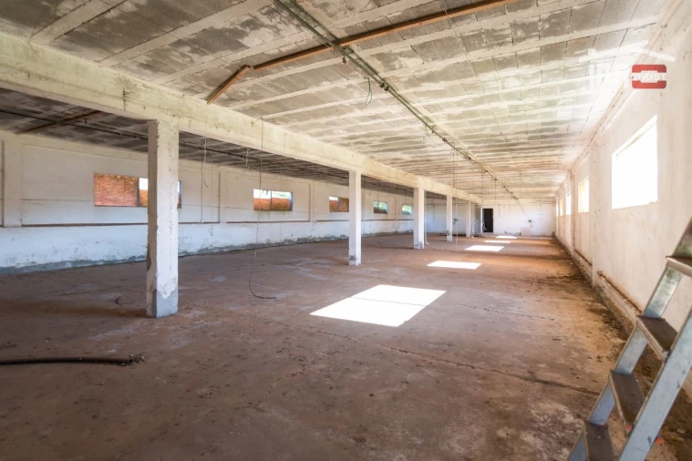 Armazém para Arrendamento em Casais e Alviobeira Foto 8