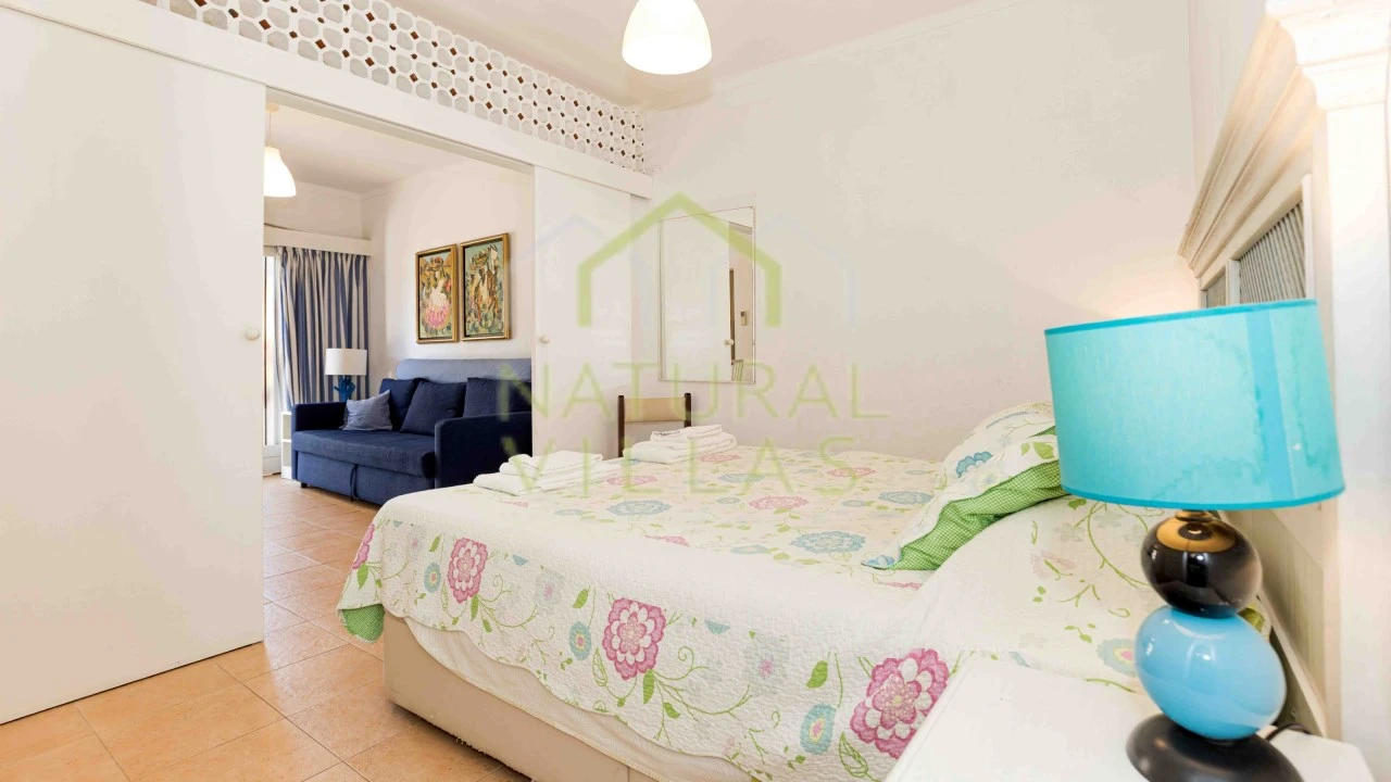 Apartamento para Venda em Quarteira Foto 7