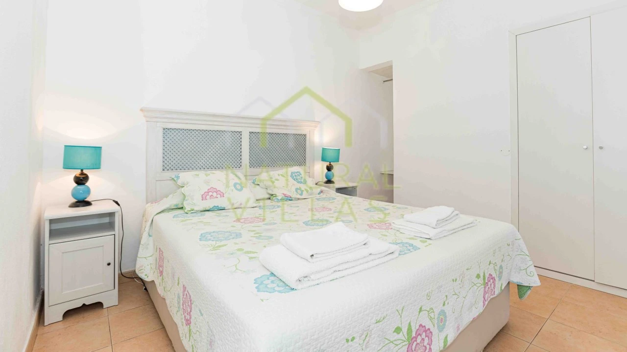 Apartamento para Venda em Quarteira Foto 8