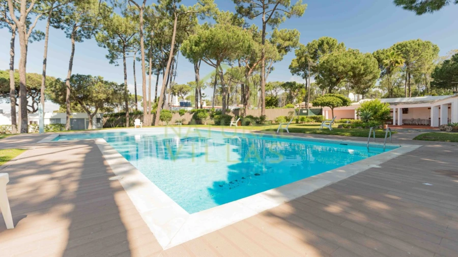 Apartamento para Venda em Quarteira Foto 11