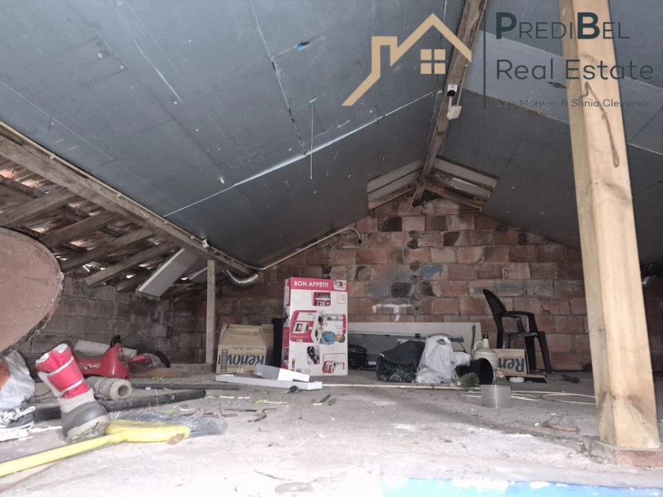 Moradia T2 para Venda em Vialonga Foto 13