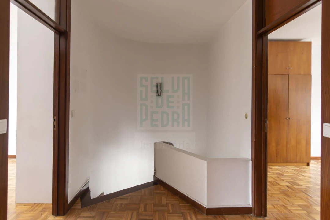 Apartamento T4 para Arrendamento em São Mamede de Infesta e Senhora da Hora Foto 7