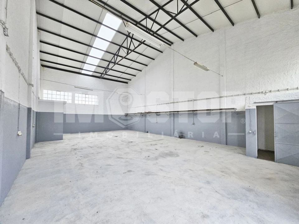 Loja para Arrendamento em Trofa, Segadães e Lamas do Vouga Foto 1