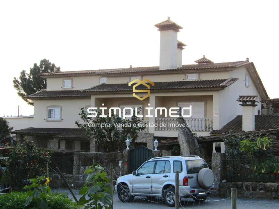 Moradia T4 para Venda em Teixoso e Sarzedo Foto 1