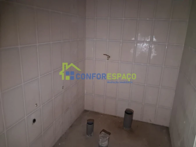 Loja para Arrendamento em Castelo Branco Foto 7