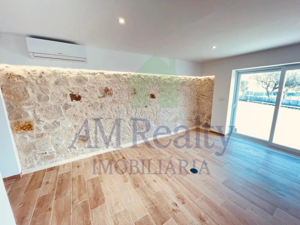 Moradia T2 para Venda em Arneiro das Milhariças Foto 4