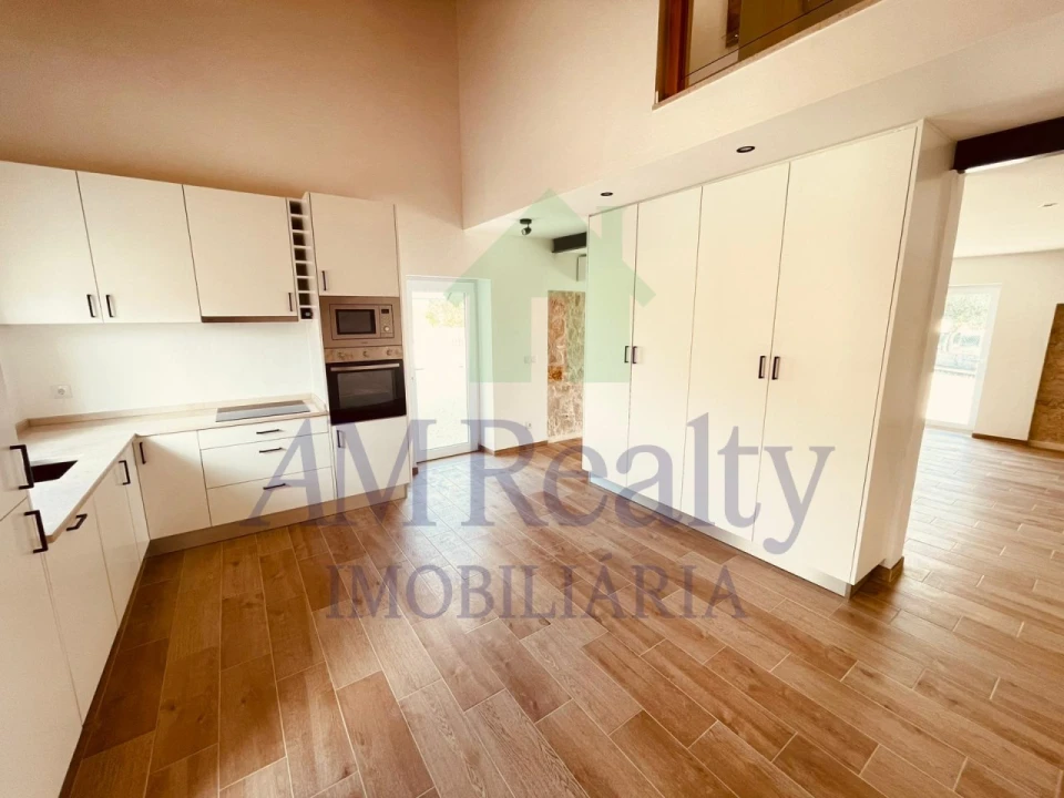 Moradia T2 para Venda em Arneiro das Milhariças Foto 10
