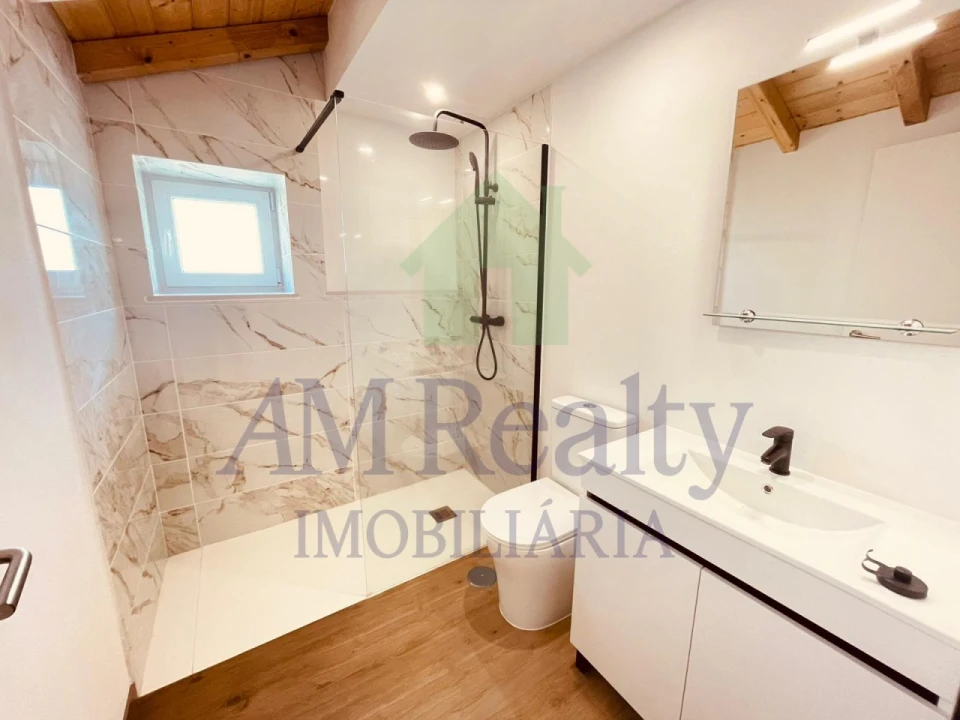 Moradia T2 para Venda em Arneiro das Milhariças Foto 18