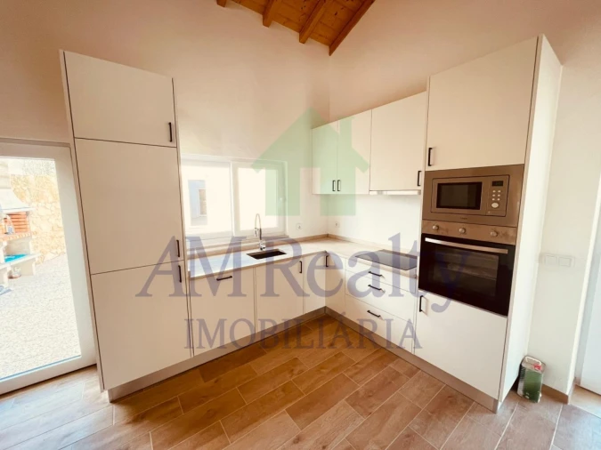 Moradia T2 para Venda em Arneiro das Milhariças Foto 9